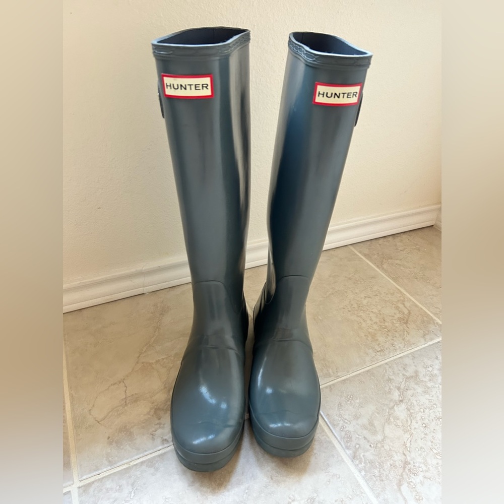 𝅺HUNTER Original Tall Gloss Rain boots - Gray Women’s Size 8